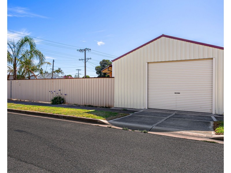 1 Robins Avenue, Findon SA 5023