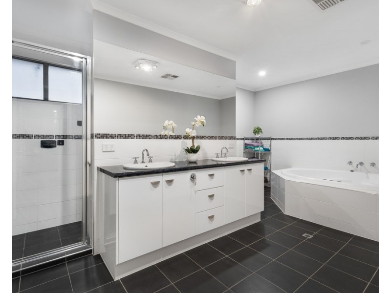 827 Military Road, North Haven SA 5018