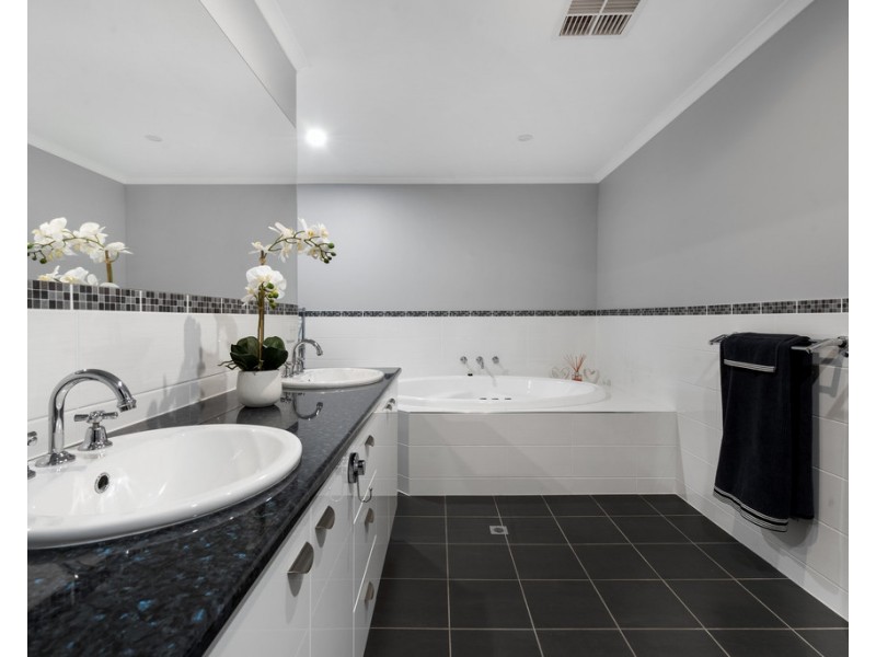 827 Military Road, North Haven SA 5018