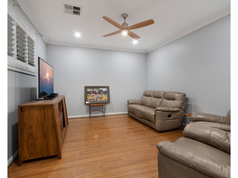 827 Military Road, North Haven SA 5018