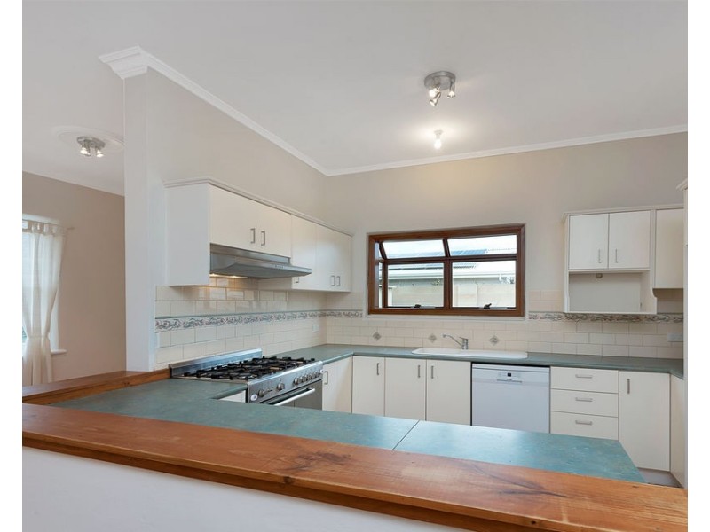 4 The Strand, Largs North SA 5016