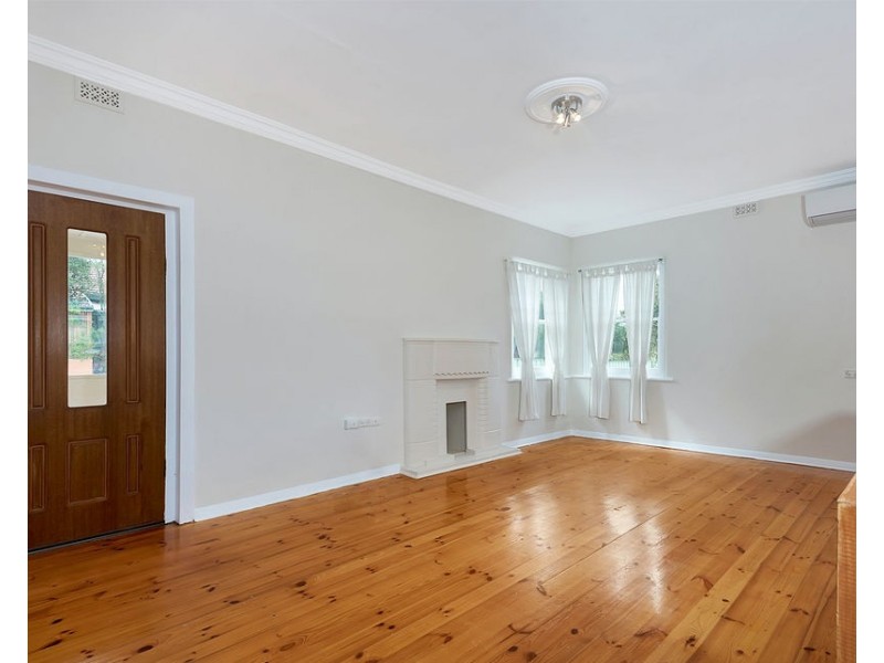 4 The Strand, Largs North SA 5016