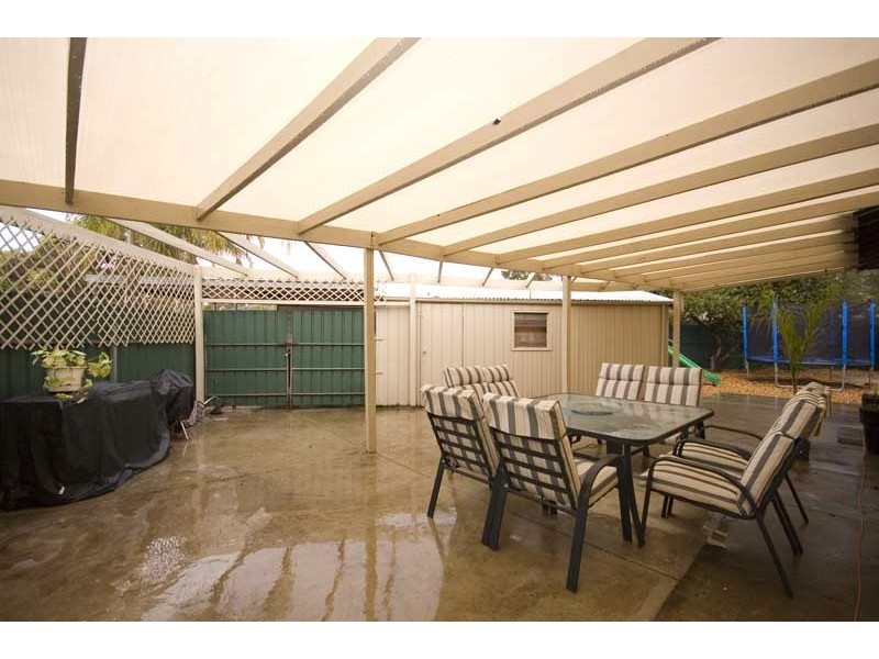 15 Parachilna Court, Smithfield SA 5114