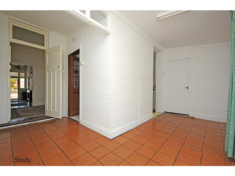 2 Paqualin Street, Hendon SA 5014