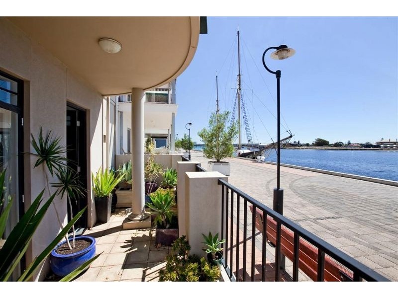 6  Karatta Dock, Port Adelaide SA 5015