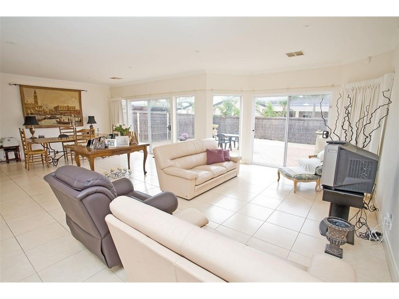 6a Tobago Ct, West Lakes SA 5021