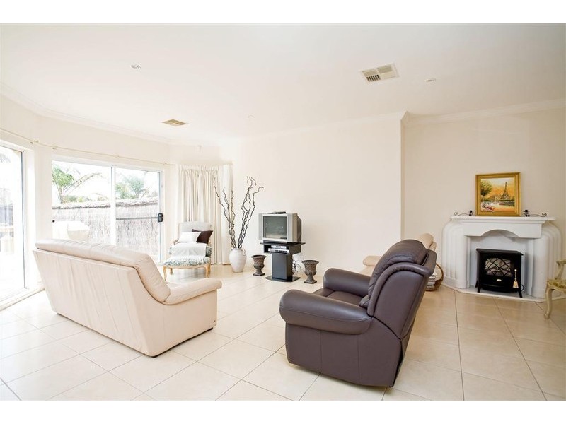 6a Tobago Ct, West Lakes SA 5021