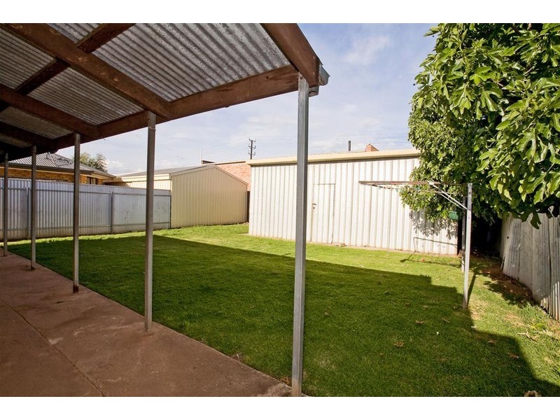 111 Cedar Ave, Royal Park SA 5014