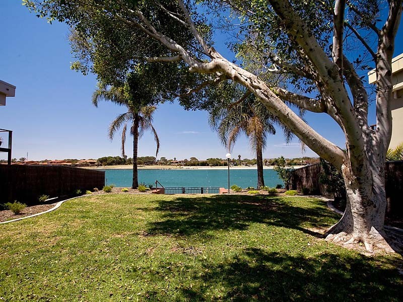 21/74 Military Road, Tennyson SA 5022