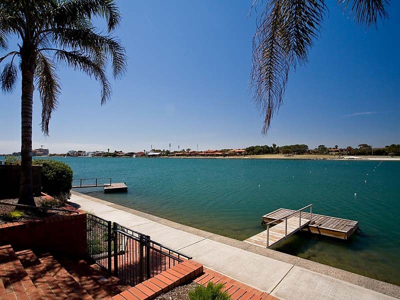 21/74 Military Road, Tennyson SA 5022