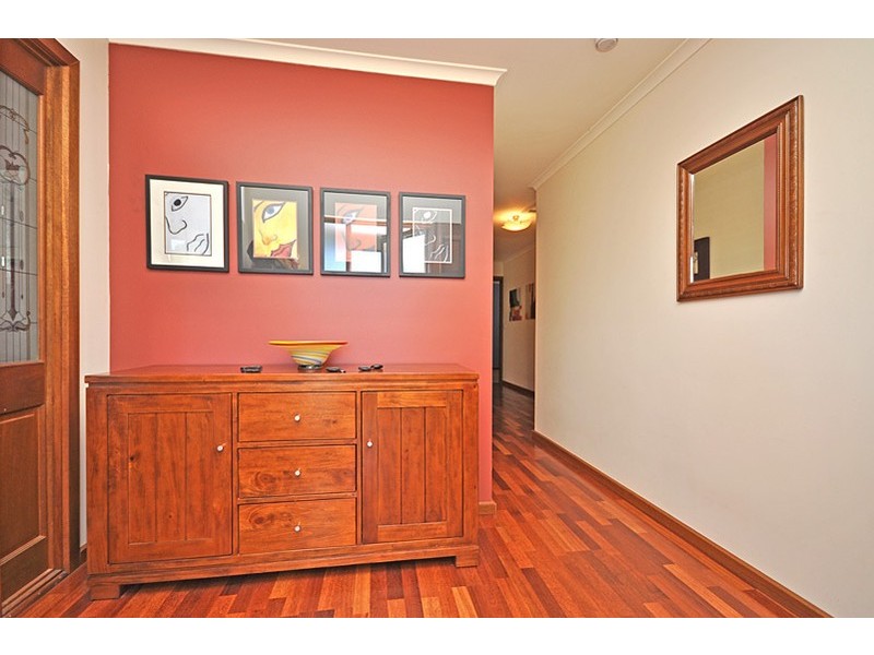 8 Kuta Crt, North Haven SA 5018