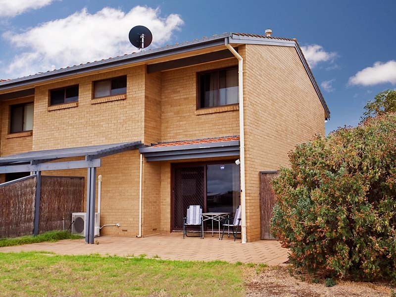 17/101 Brebner Drive, West Lakes SA 5021