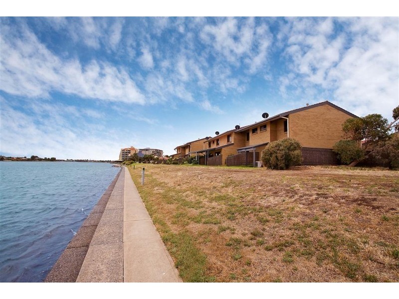 17/101 Brebner Drive, West Lakes SA 5021