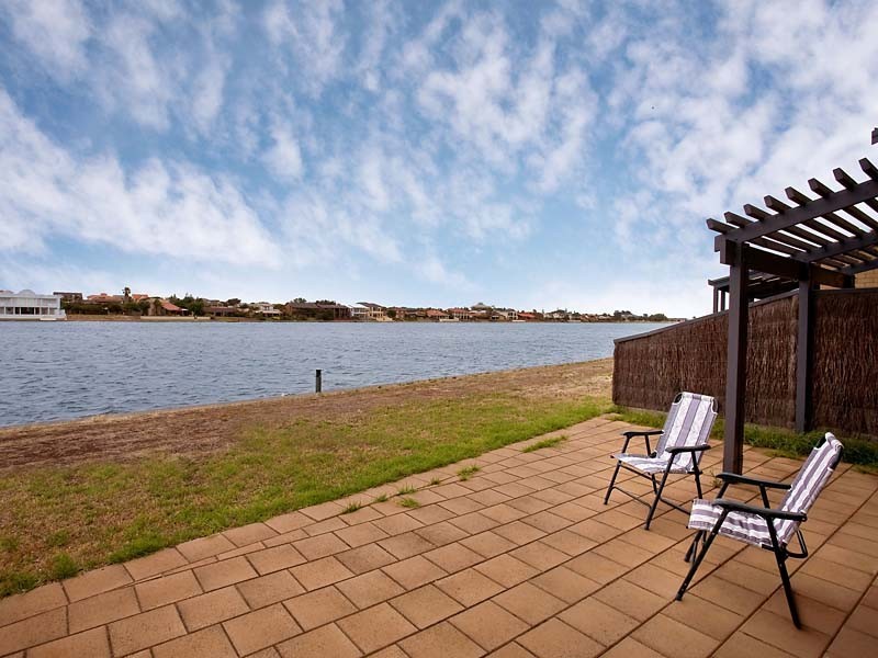 17/101 Brebner Drive, West Lakes SA 5021