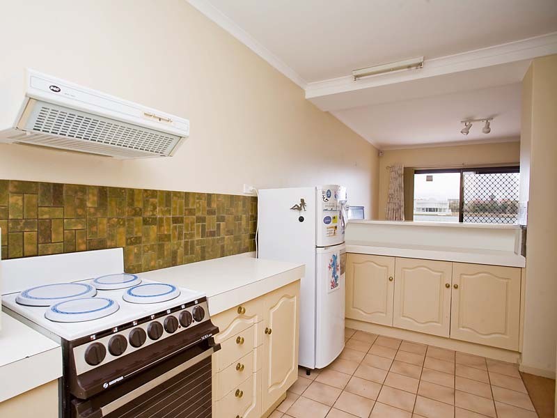 17/101 Brebner Drive, West Lakes SA 5021