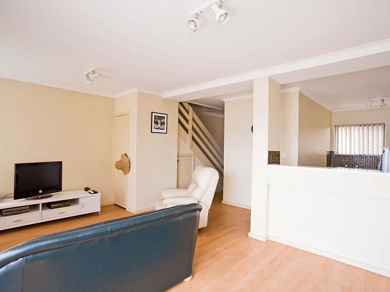 17/101 Brebner Drive, West Lakes SA 5021