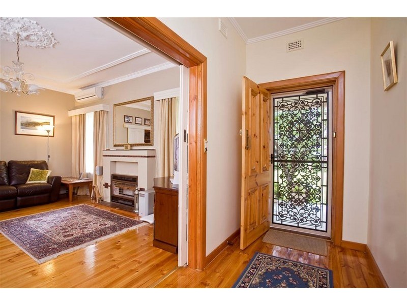 5 Fourth Avenue, Cheltenham SA 5014