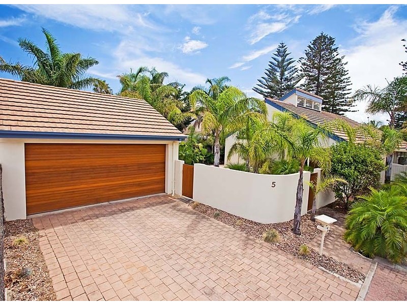 5 Endeavour Court, North Haven SA 5018