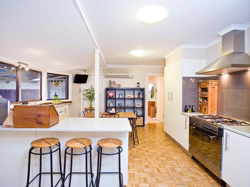 9 St Lawrence Avenue, Croydon SA 5008