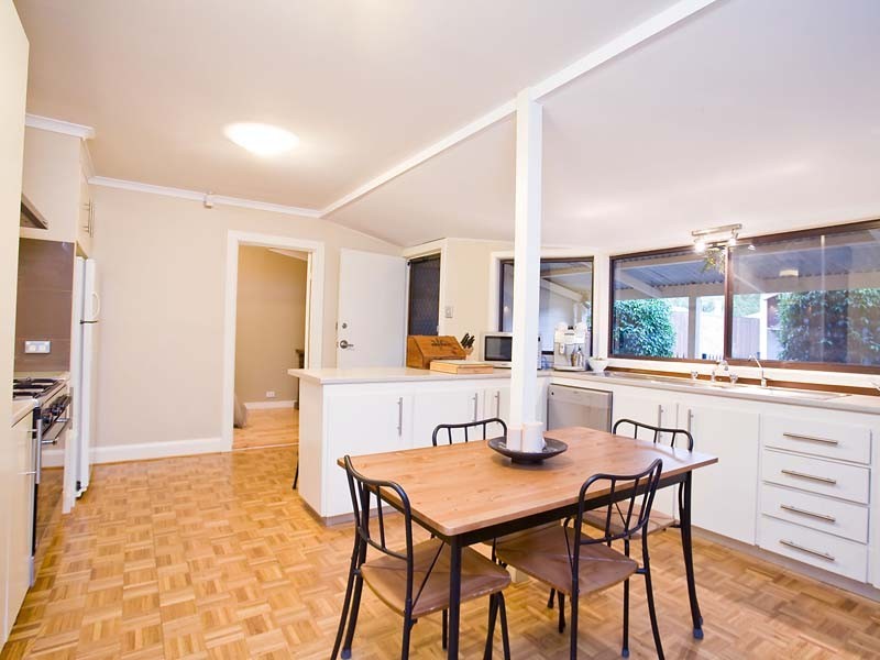 9 St Lawrence Avenue, Croydon SA 5008