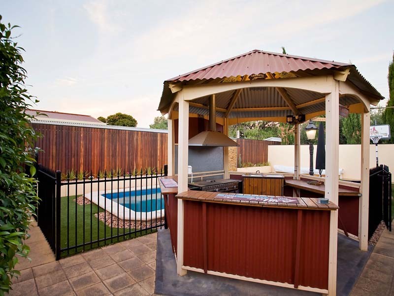 9 St Lawrence Avenue, Croydon SA 5008