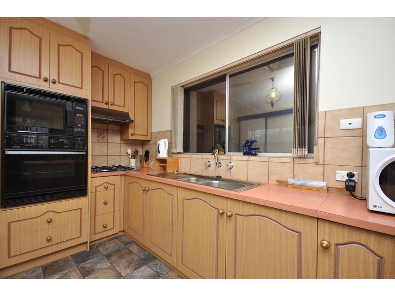 1 Gretel Crescent, Hallett Cove SA 5158