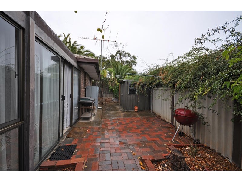 1 Gretel Crescent, Hallett Cove SA 5158