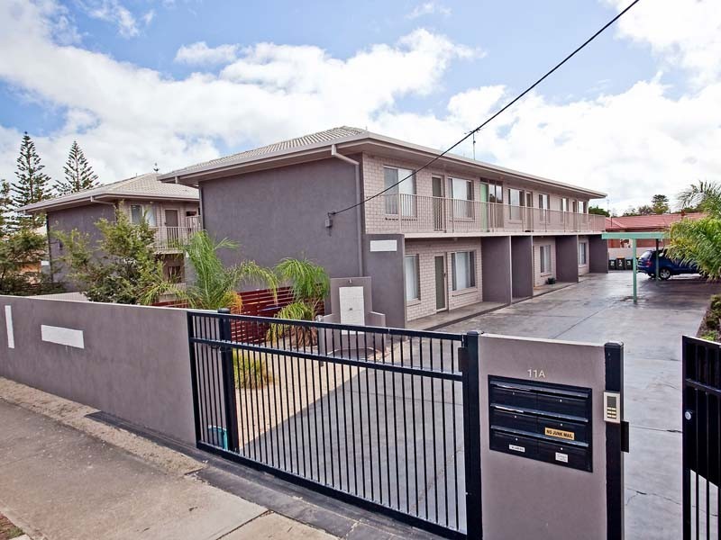 1/11a Alexander Street, Largs Bay SA 5016