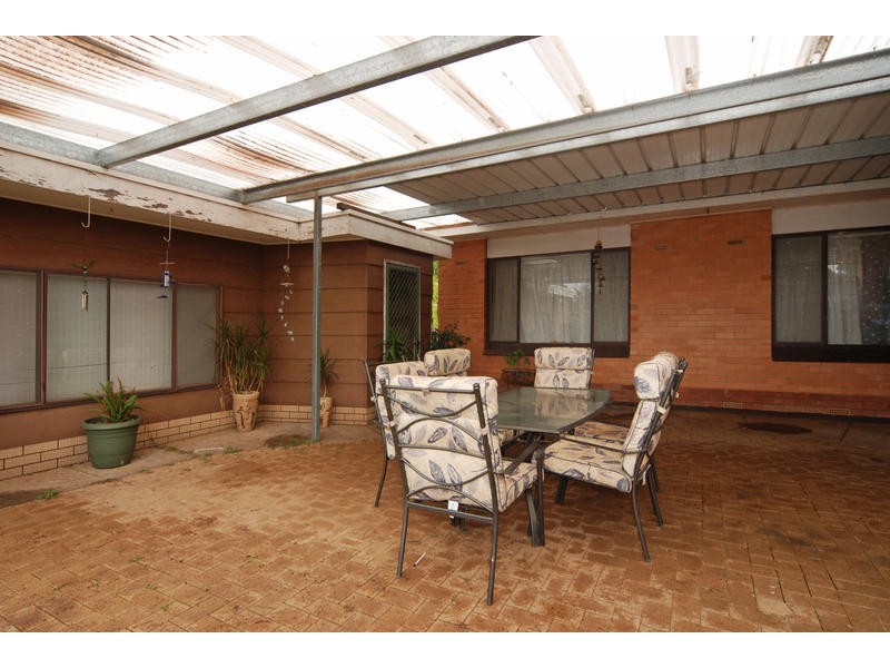 239 Wright Road, Valley View SA 5093