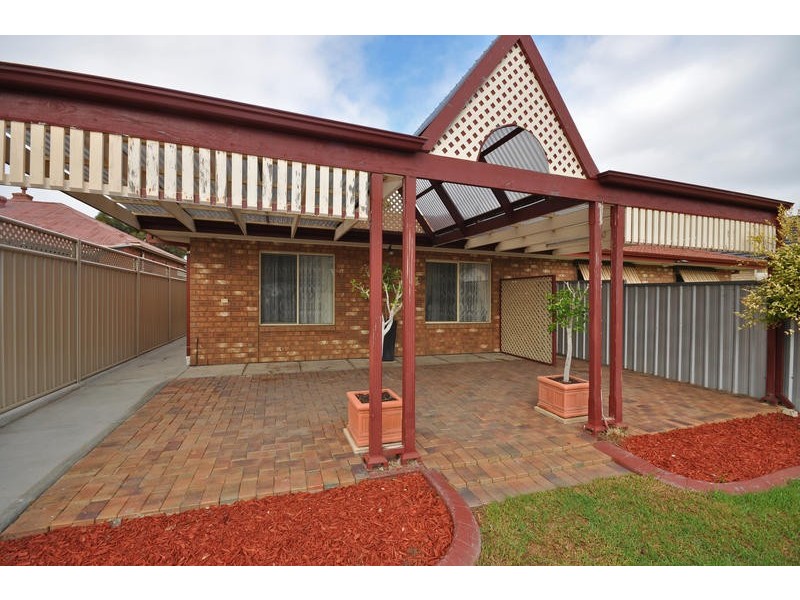 8 Selkirk Avenue, Seaton SA 5023