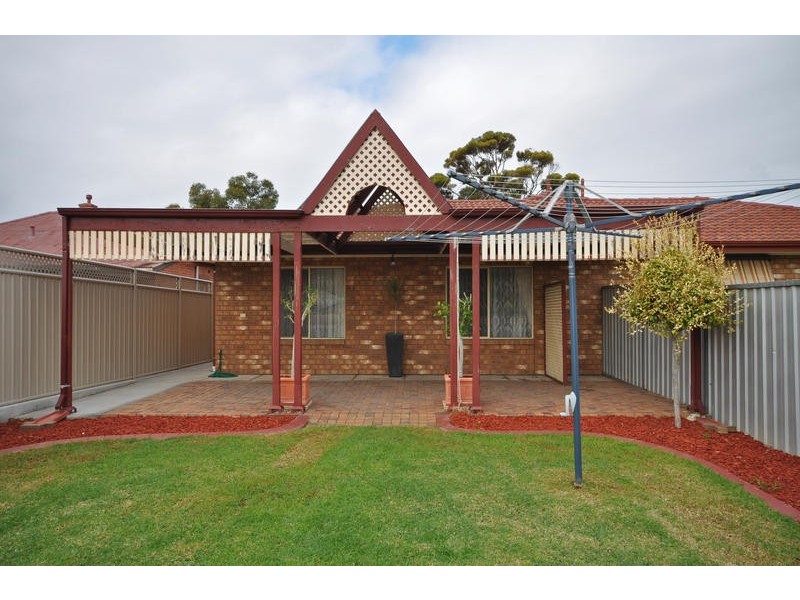 8 Selkirk Avenue, Seaton SA 5023