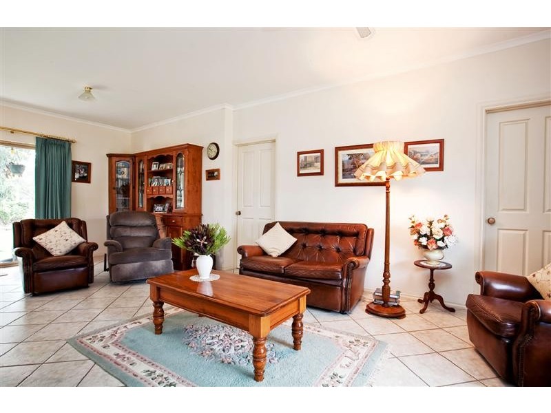 2 Sidler Road, Meadows SA 5201