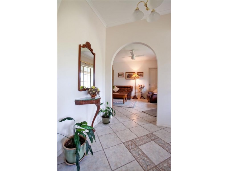 2 Sidler Road, Meadows SA 5201