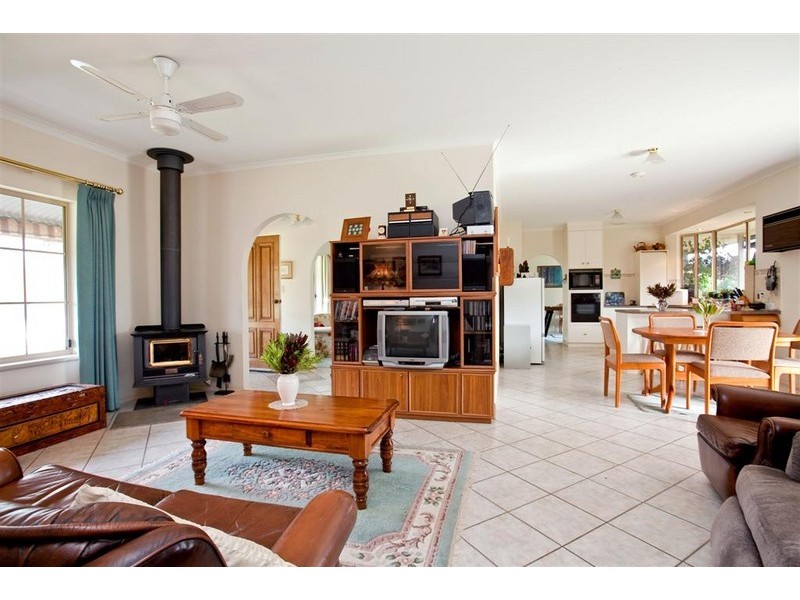 2 Sidler Road, Meadows SA 5201