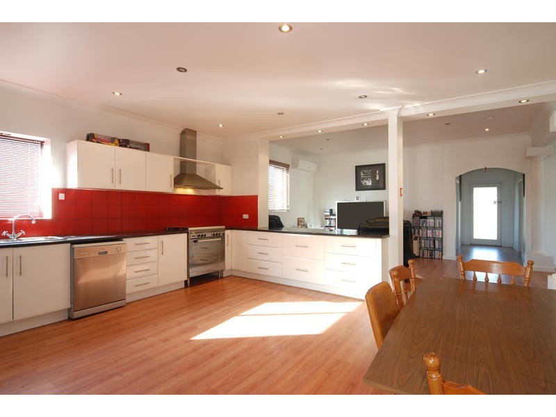 33 Hennessey Tce, Rosewater SA 5013