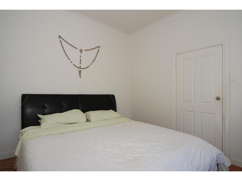 33 Hennessey Tce, Rosewater SA 5013