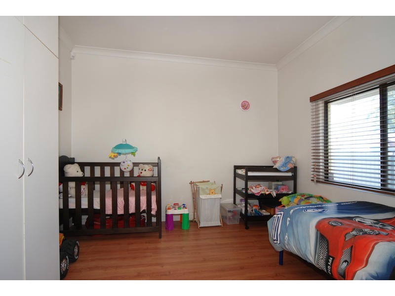 33 Hennessey Tce, Rosewater SA 5013