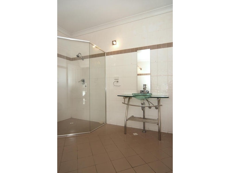 33 Hennessey Tce, Rosewater SA 5013