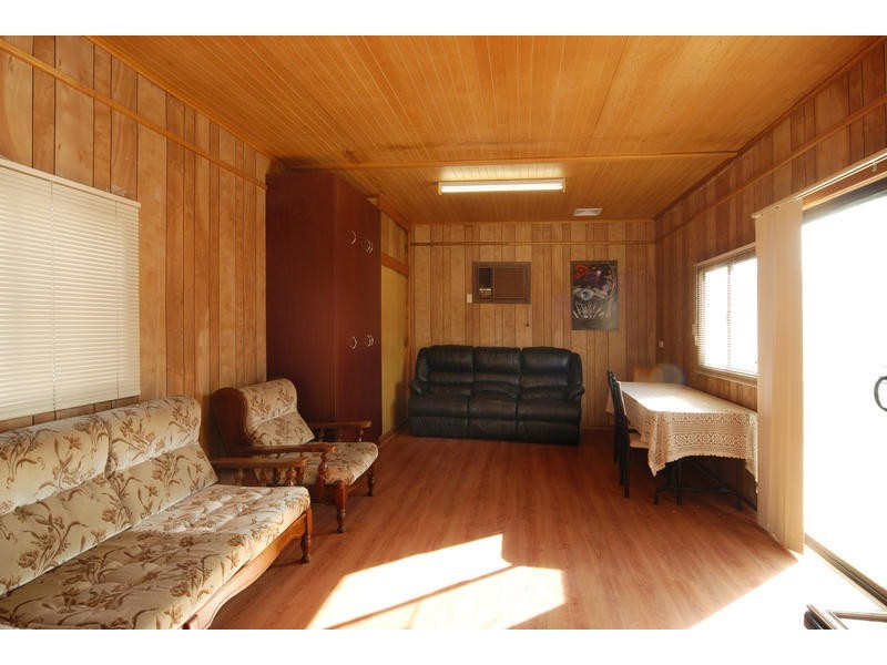 33 Hennessey Tce, Rosewater SA 5013