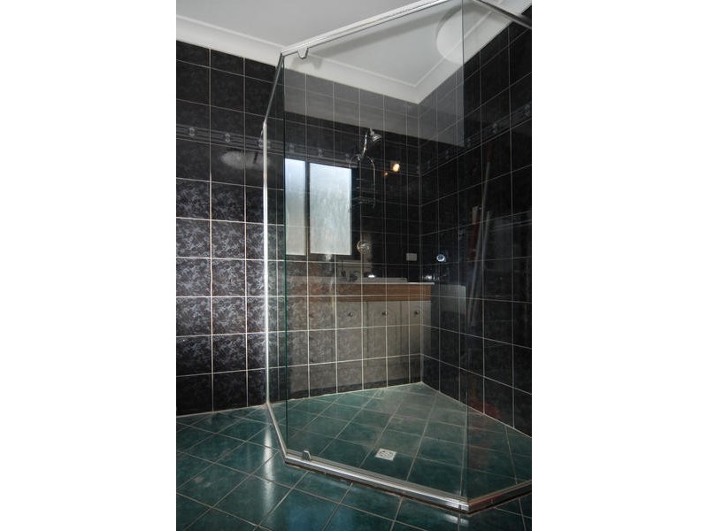 33 Hennessey Tce, Rosewater SA 5013