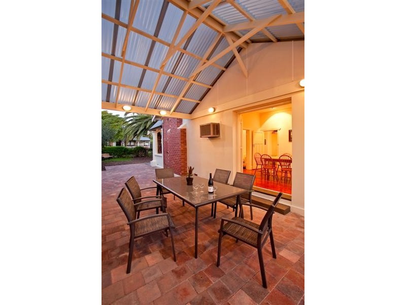 17 Treloar Avenue, Kensington Park SA 5068