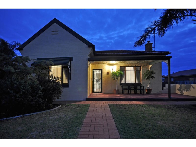 16 Warwick Street, Largs North SA 5016