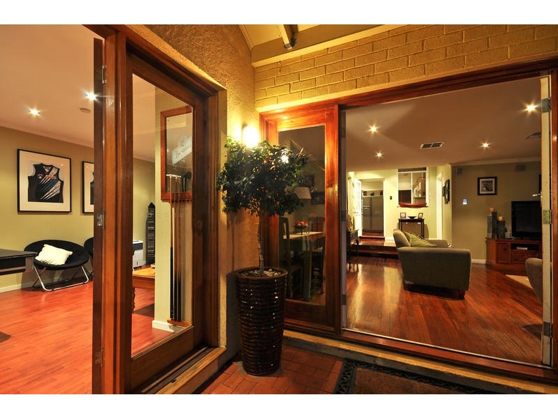 16 Warwick Street, Largs North SA 5016