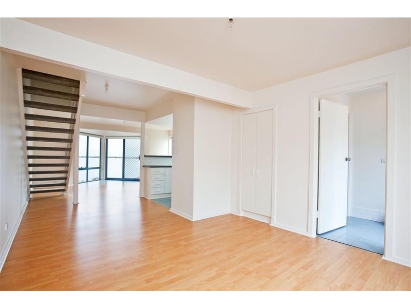 4/1  Falie Drive, North Haven SA 5018