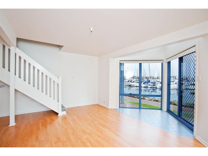 4/1  Falie Drive, North Haven SA 5018