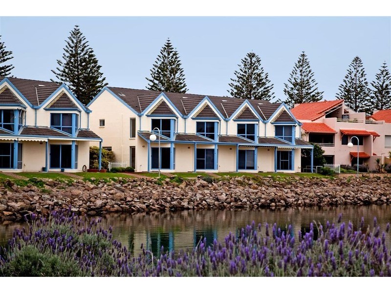 4/1  Falie Drive, North Haven SA 5018