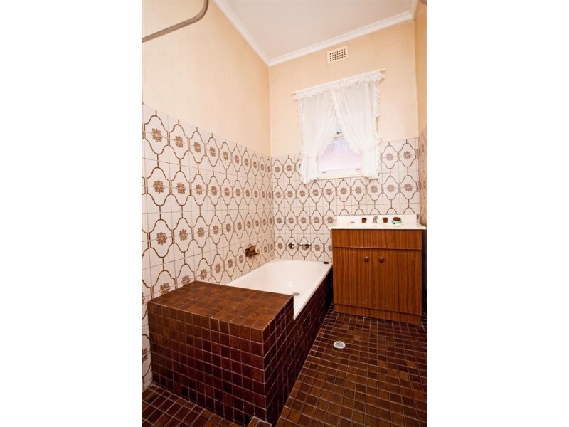 24 Seafield Avenue, Largs North SA 5016