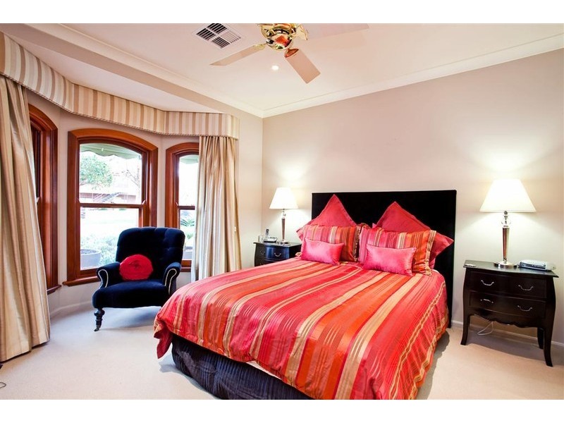 30 Hughes Street South, Woodville SA 5011