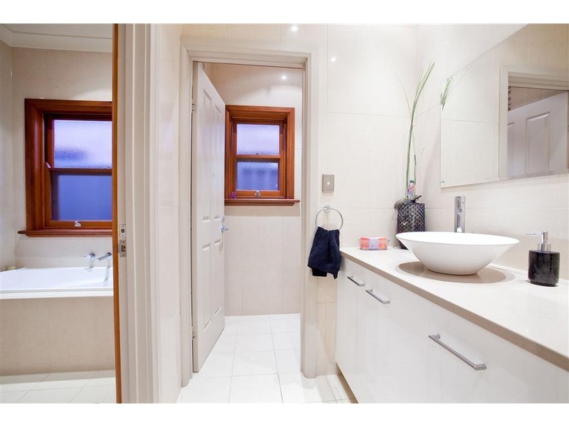 30 Hughes Street South, Woodville SA 5011