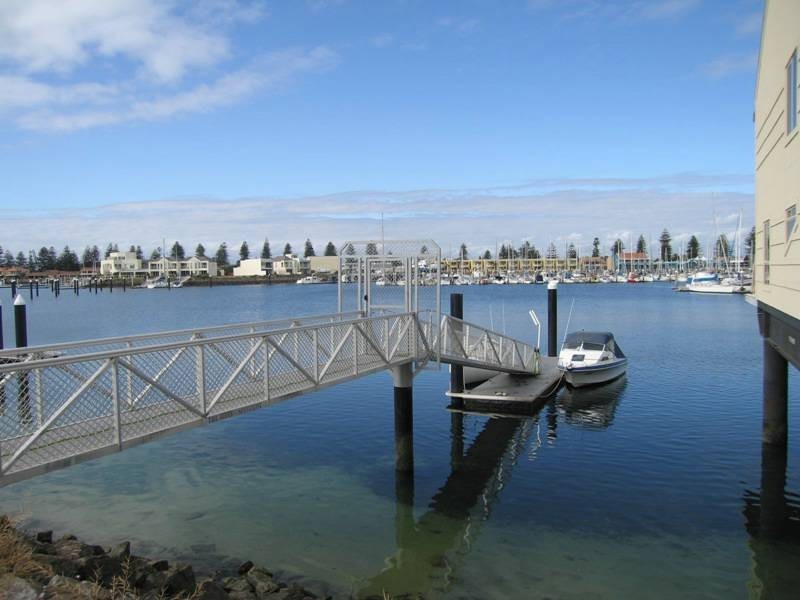 84 Gulf Point Drive, North Haven SA 5018